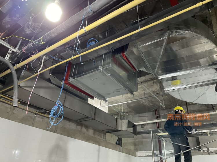 飯店廚房排煙施工現(xiàn)場